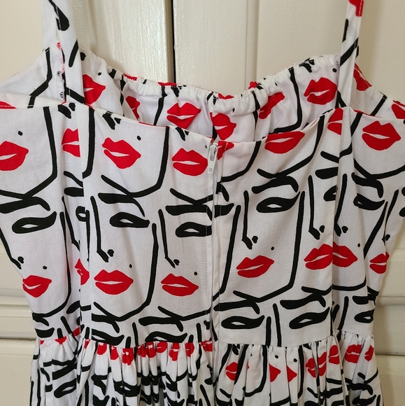 Bernie Dexter beauty mark Paris dress NWOT - Picture 3 of 4